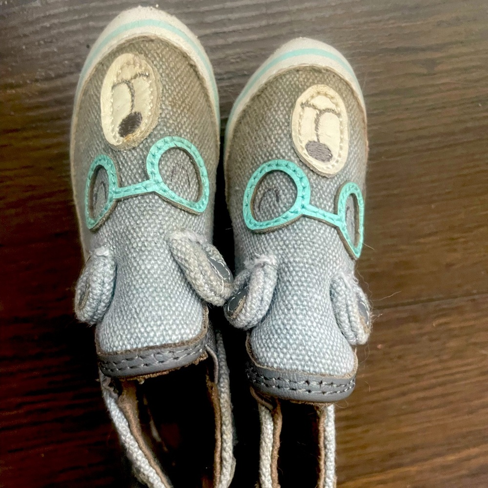 Robeez 6-12 month shoes